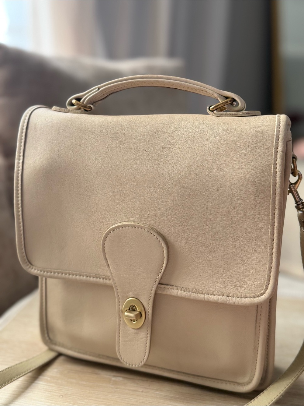 VINTAGE Coach Station 5130 Rare Bone